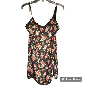 NWOT Rose print slip